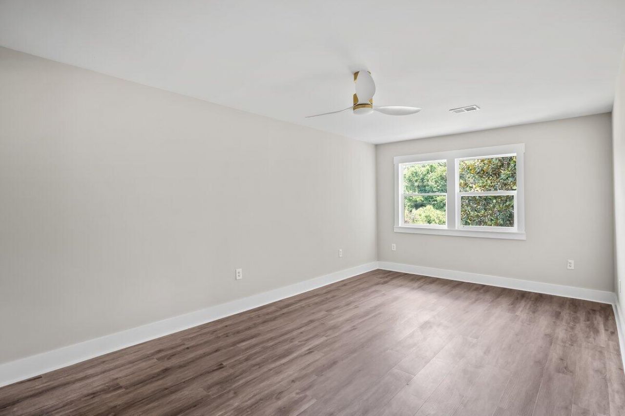 1136 N Highway 17a Photo 22