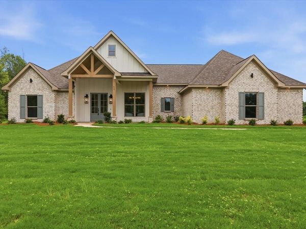 619 Dry Creek, Magee, MS 39111