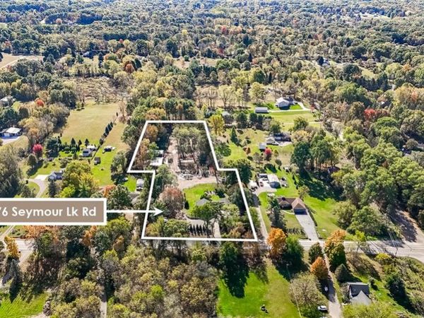 2076 Seymour Lake Road, Brandon Twp, MI 48462