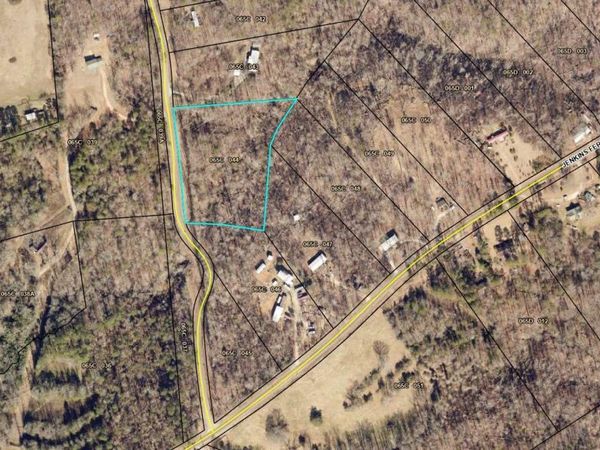 196 Chateau Village Drive, Martin, GA 30557
