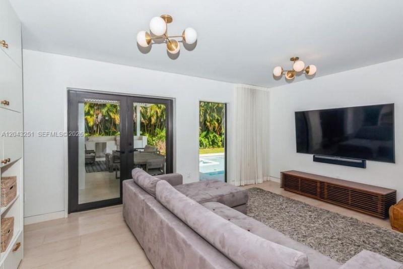 1035 Catalonia Ave , Coral Gables, FL 33134 Photo