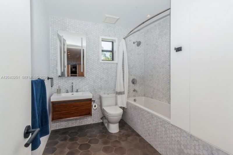 1035 Catalonia Ave , Coral Gables, FL 33134 Photo