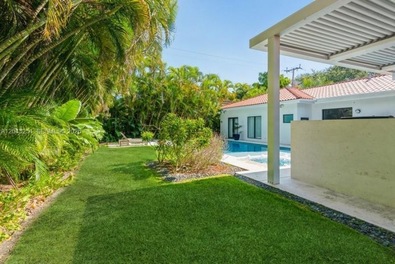 1035 Catalonia Ave , Coral Gables, FL 33134 Photo