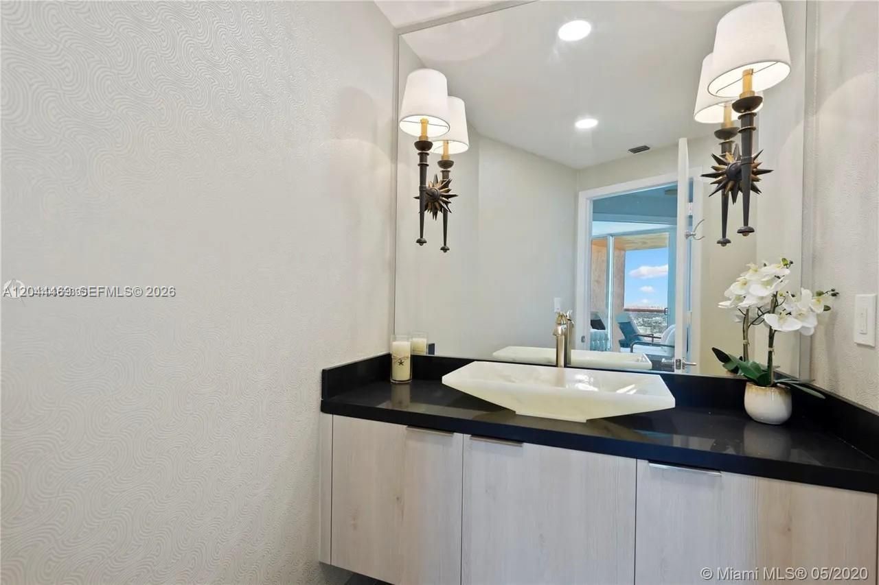 300 S Pointe Dr , Unit 3604, Miami Beach, FL 33139 Photo