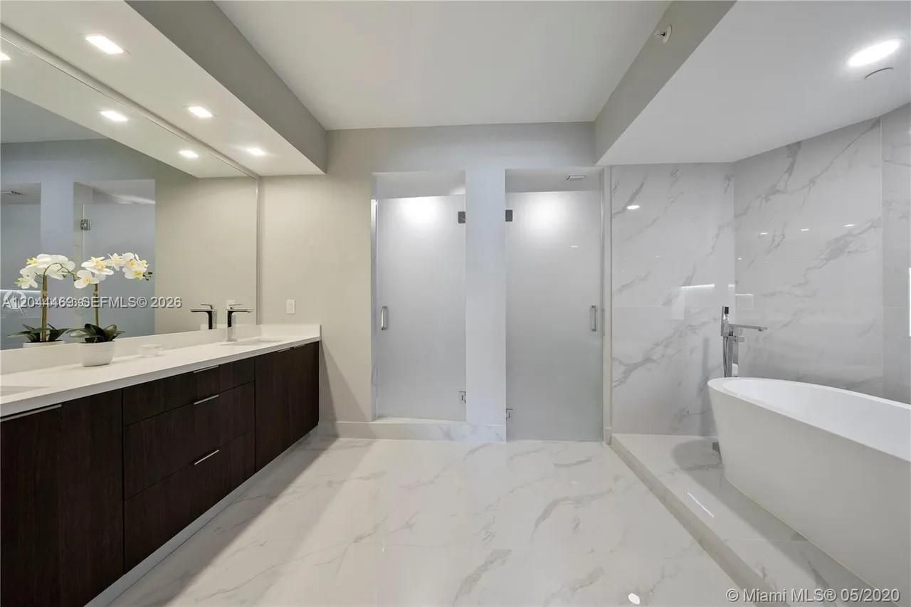 300 S Pointe Dr , Unit 3604, Miami Beach, FL 33139 Photo