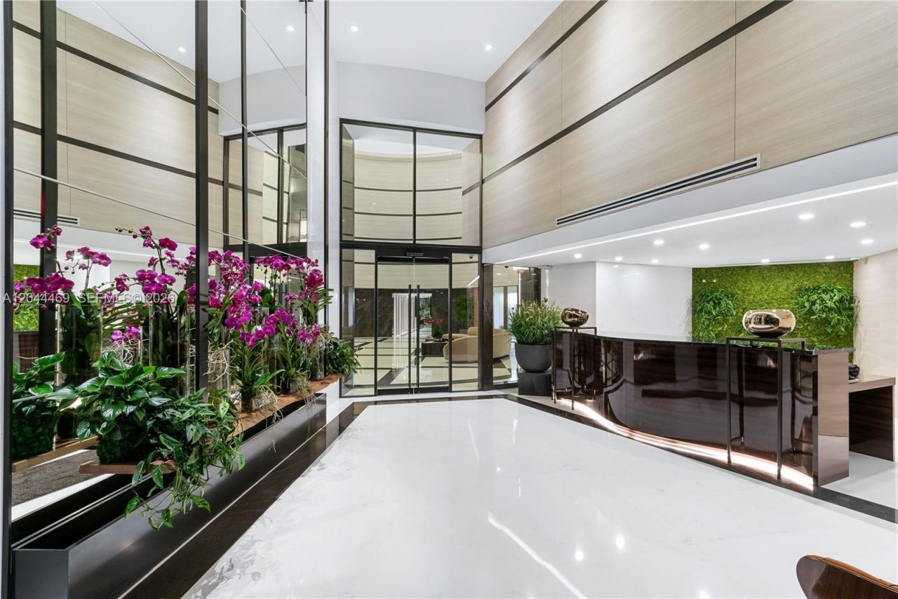 300 S Pointe Dr , Unit 3604, Miami Beach, FL 33139 Photo
