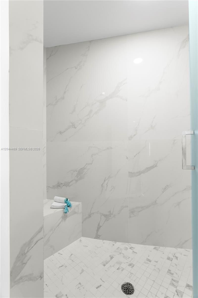 300 S Pointe Dr , Unit 3604, Miami Beach, FL 33139 Photo