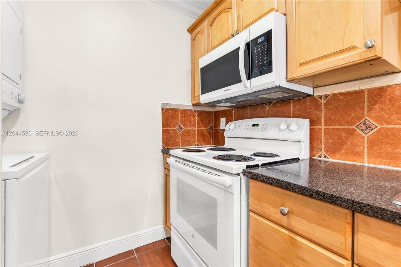 15350 SW 72nd St , Unit 24-24, Miami, FL 33193 Photo