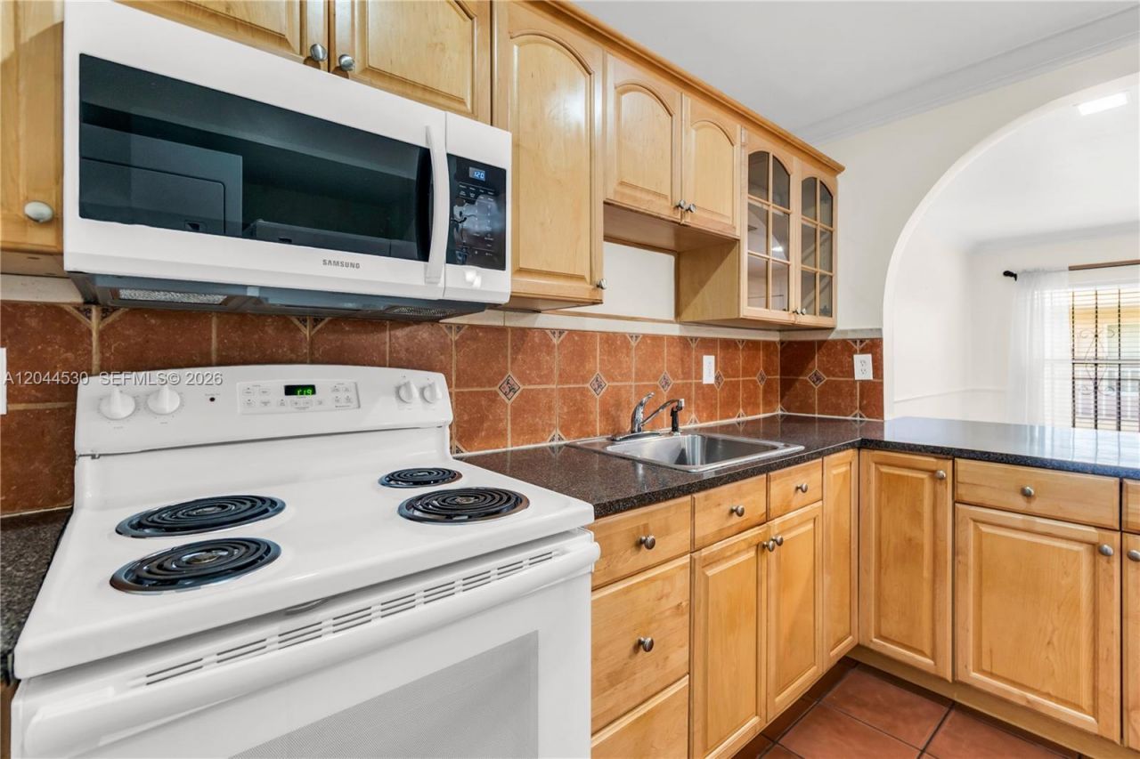 15350 SW 72nd St , Unit 24-24, Miami, FL 33193 Photo