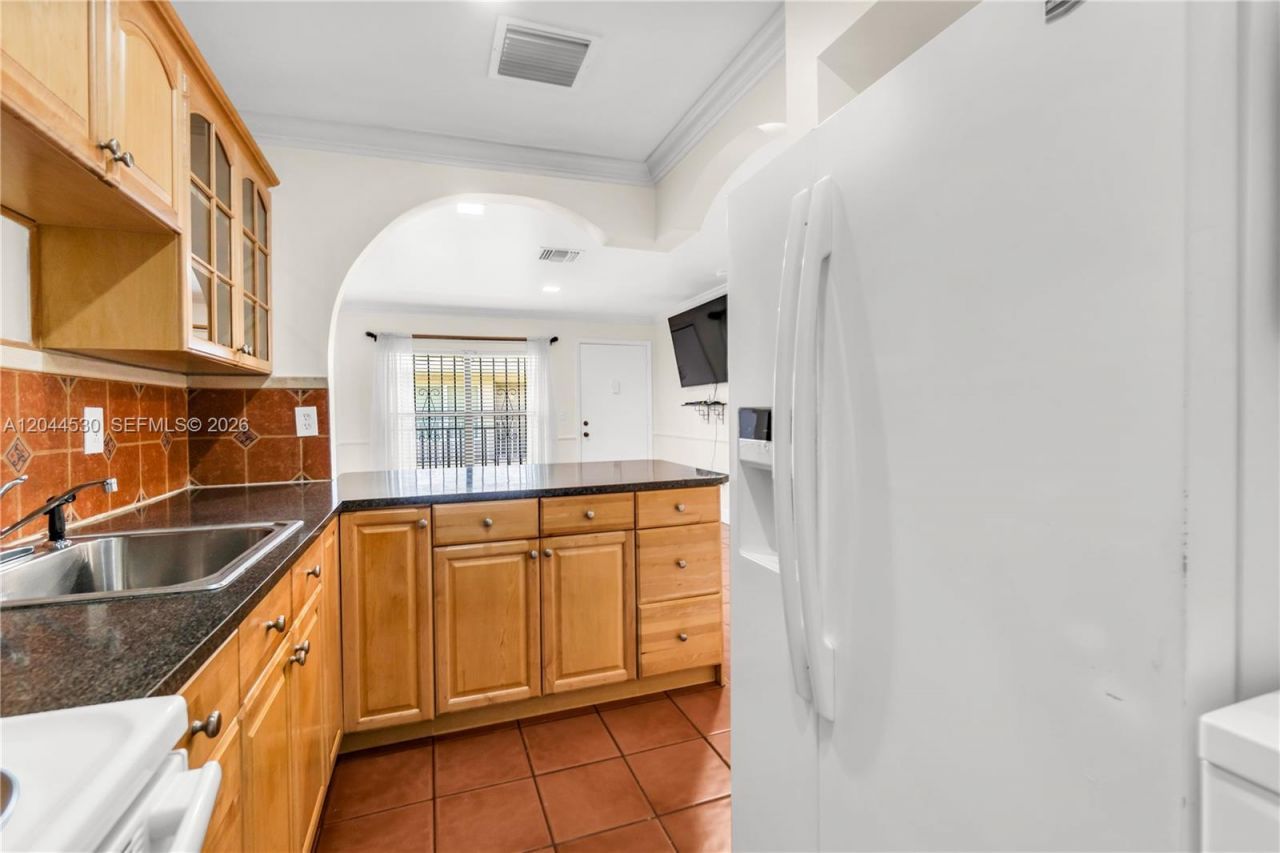 15350 SW 72nd St , Unit 24-24, Miami, FL 33193 Photo