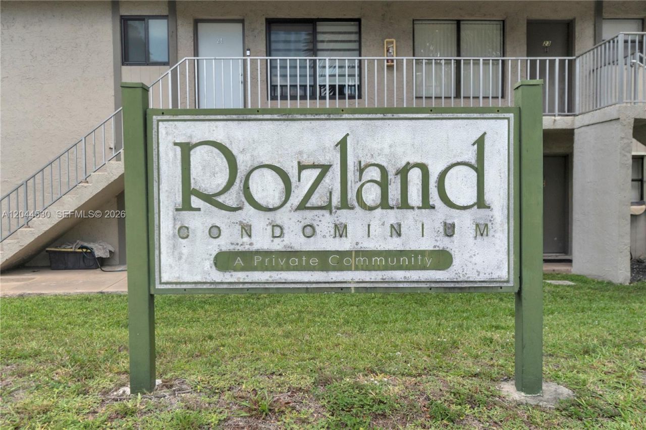 15350 SW 72nd St , Unit 24-24, Miami, FL 33193 Photo