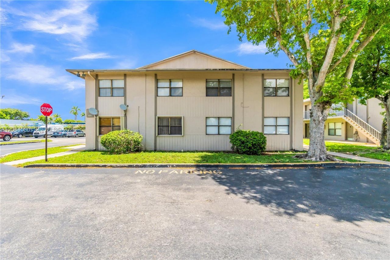 15350 SW 72nd St , Unit 24-24, Miami, FL 33193 Photo