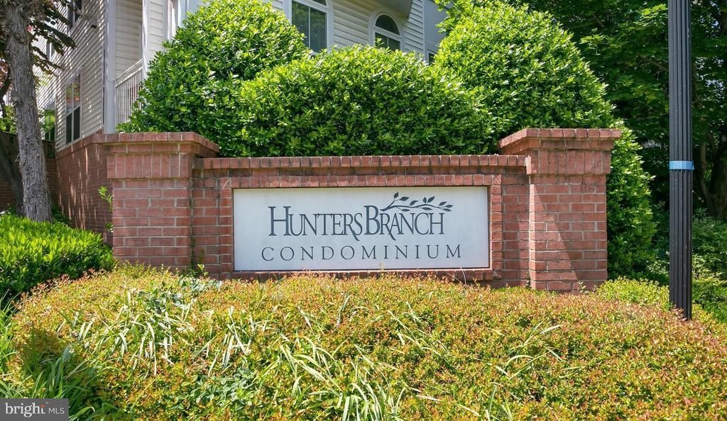 2931 Deer Hollow Way, Unit 208, Fairfax, VA 22031 Main Photo