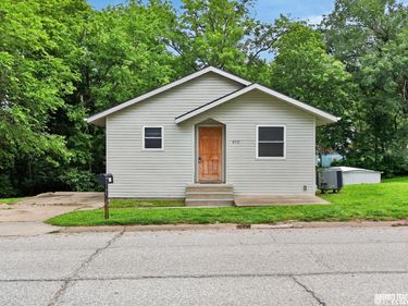 910 9th Avenue, Plattsmouth, NE 68048