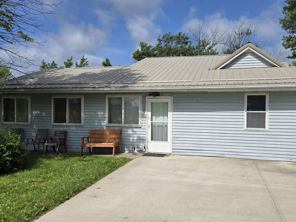 1304 SE Poplar Street, Leon, IA 50144