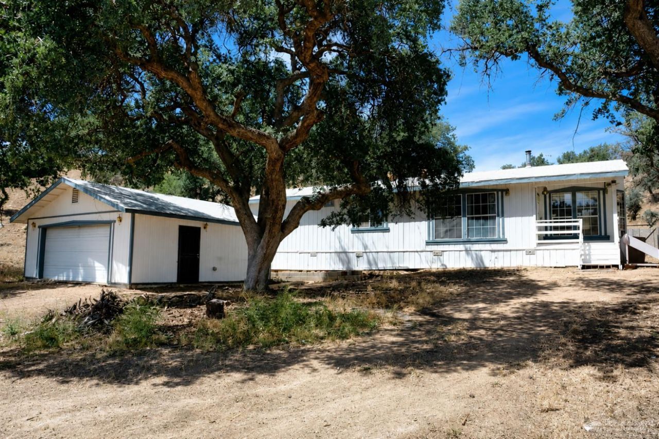 15901 Caliente Creek Road, Caliente, CA 93518 Main Photo