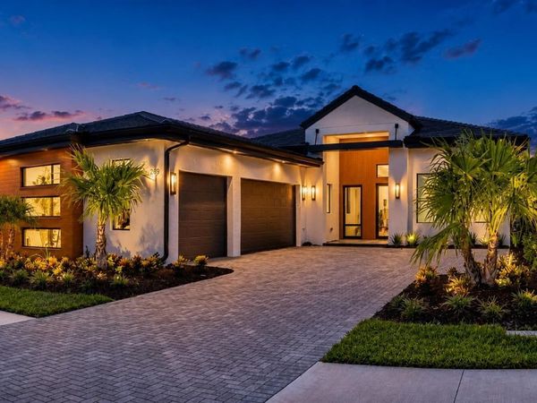 269 BLUE PEARL COURT , SARASOTA, FL 34240