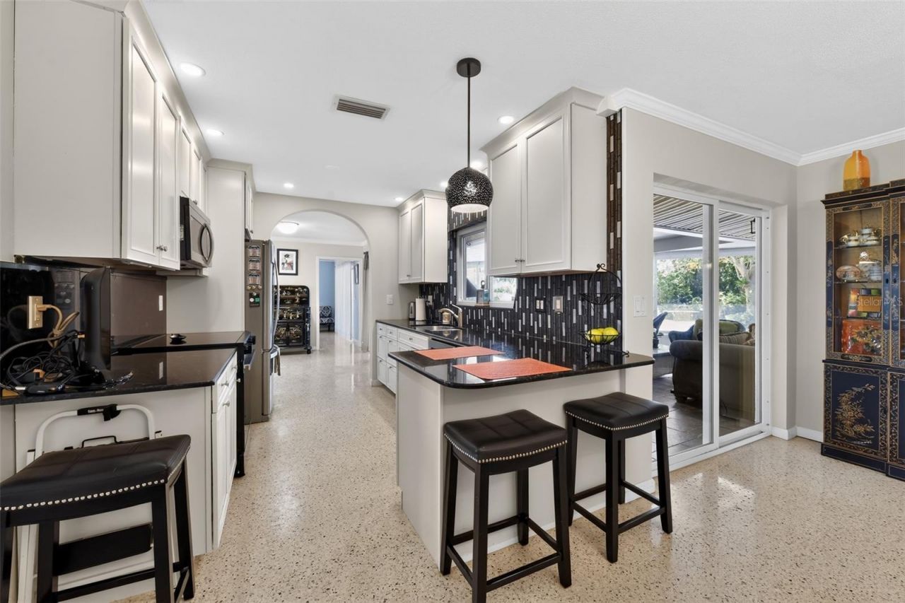 100 59th Avenue S, Saint Petersburg, FL 33705 Photo