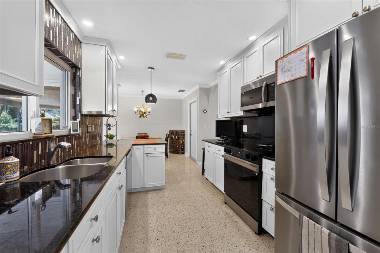 100 59th Avenue S, Saint Petersburg, FL 33705 Photo