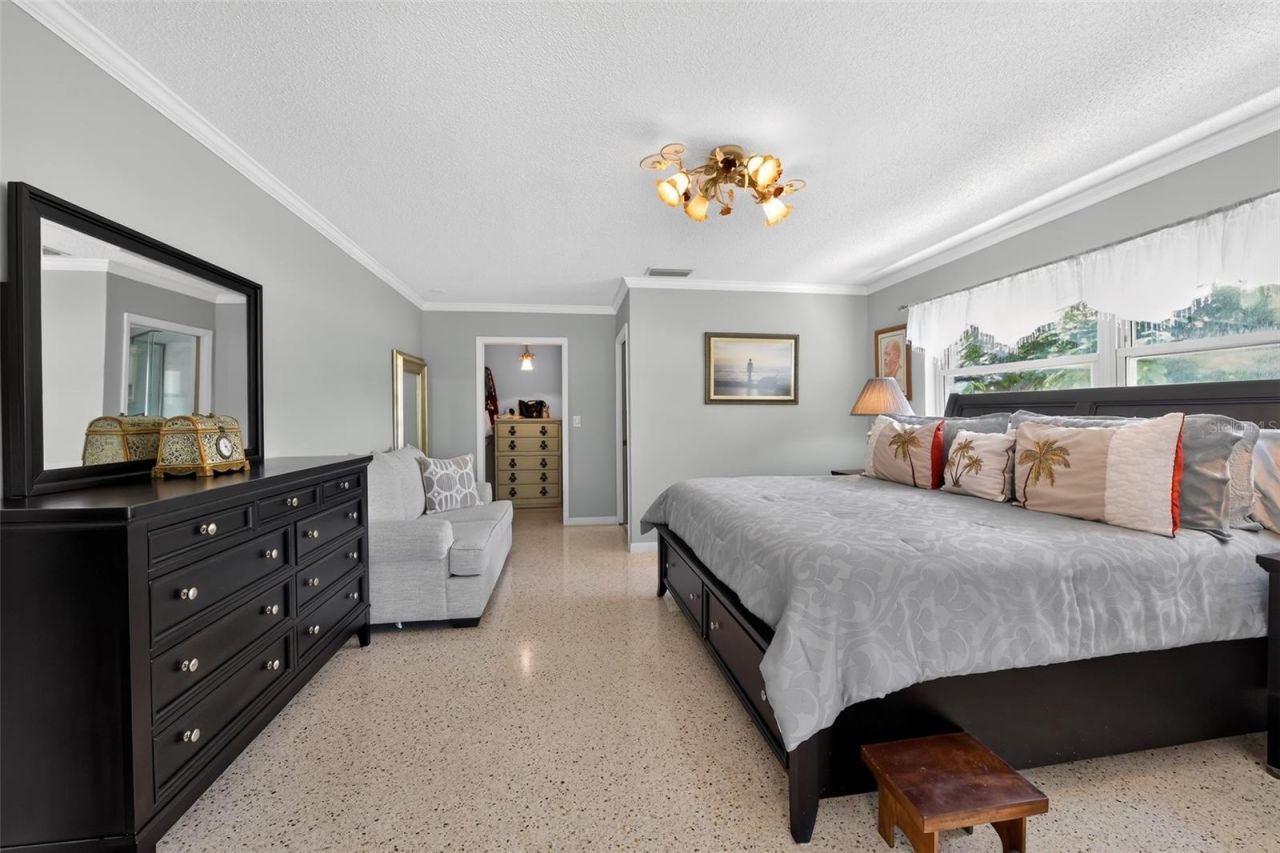100 59th Avenue S, Saint Petersburg, FL 33705 Photo