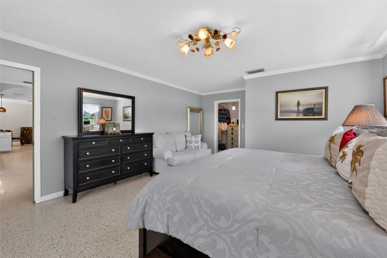 100 59th Avenue S, Saint Petersburg, FL 33705 Photo
