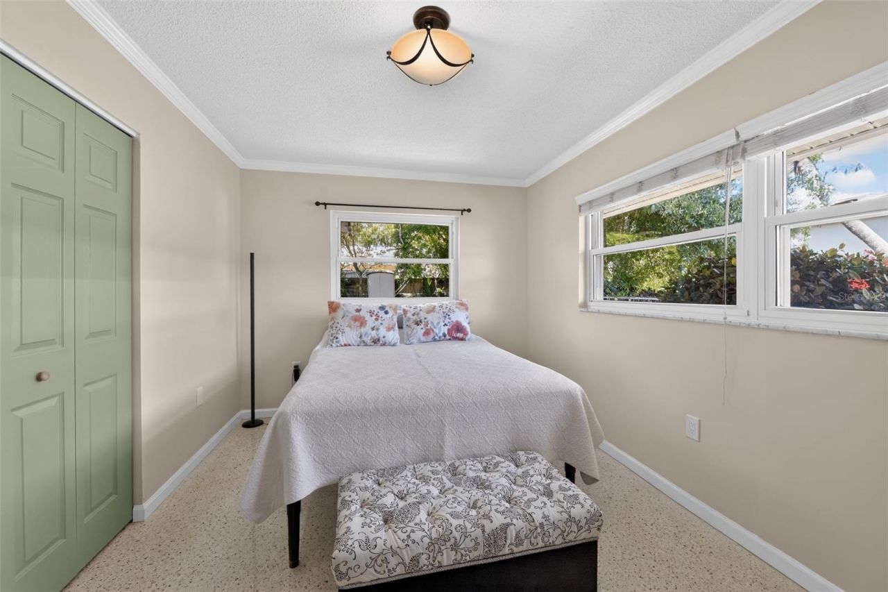 100 59th Avenue S, Saint Petersburg, FL 33705 Photo