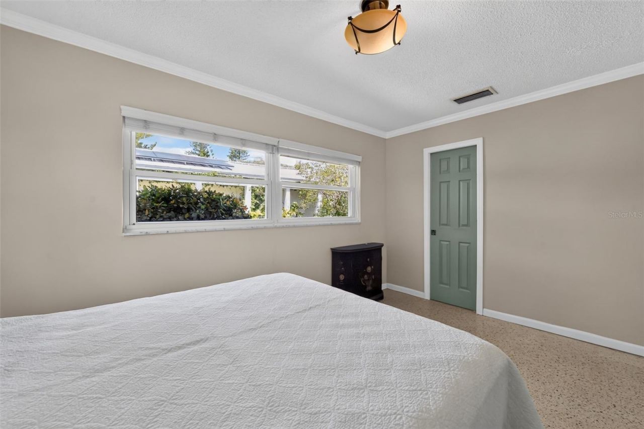 100 59th Avenue S, Saint Petersburg, FL 33705 Photo