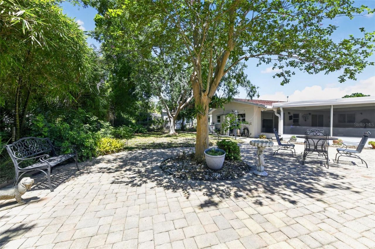 100 59th Avenue S, Saint Petersburg, FL 33705 Photo
