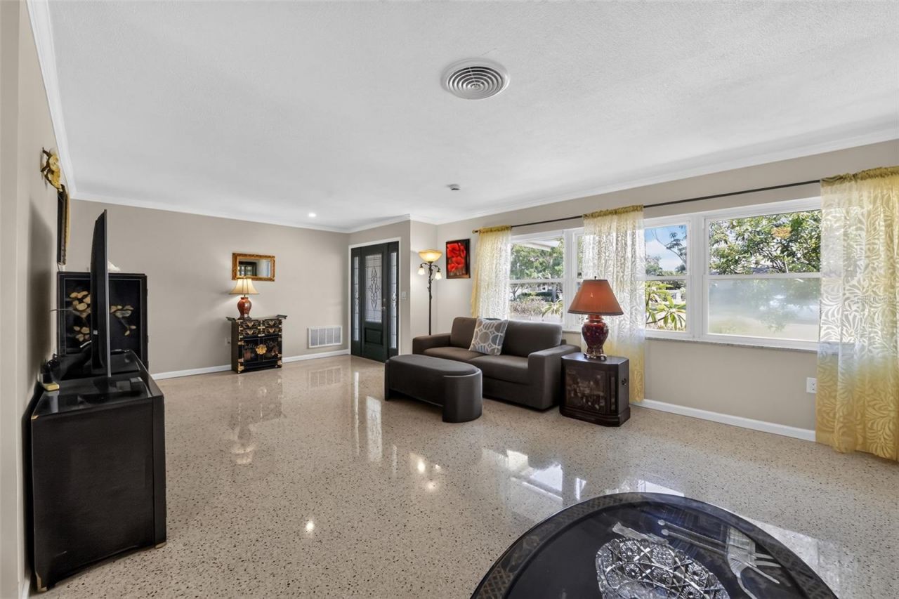 100 59th Avenue S, Saint Petersburg, FL 33705 Photo