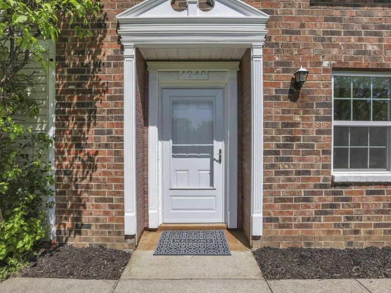4940 Kristie Falls , Unit C, Columbus, OH 43221 Photo 2