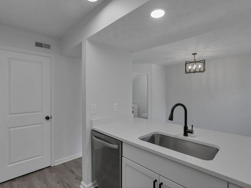 4940 Kristie Falls , Unit C, Columbus, OH 43221 Photo 9