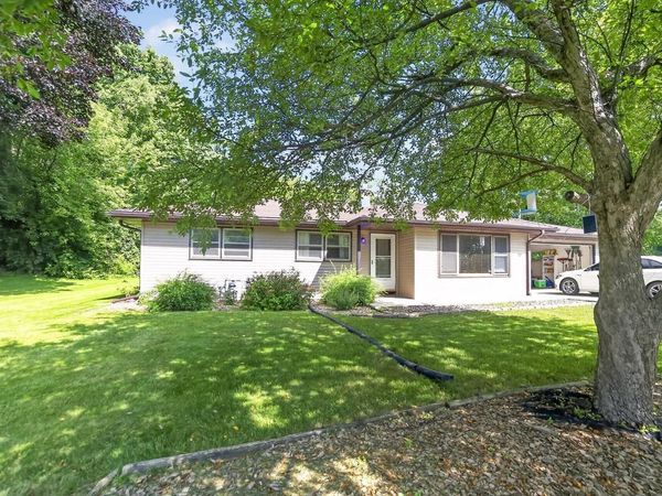 W257S2719 Genesee ROAD, Waukesha, WI 53188