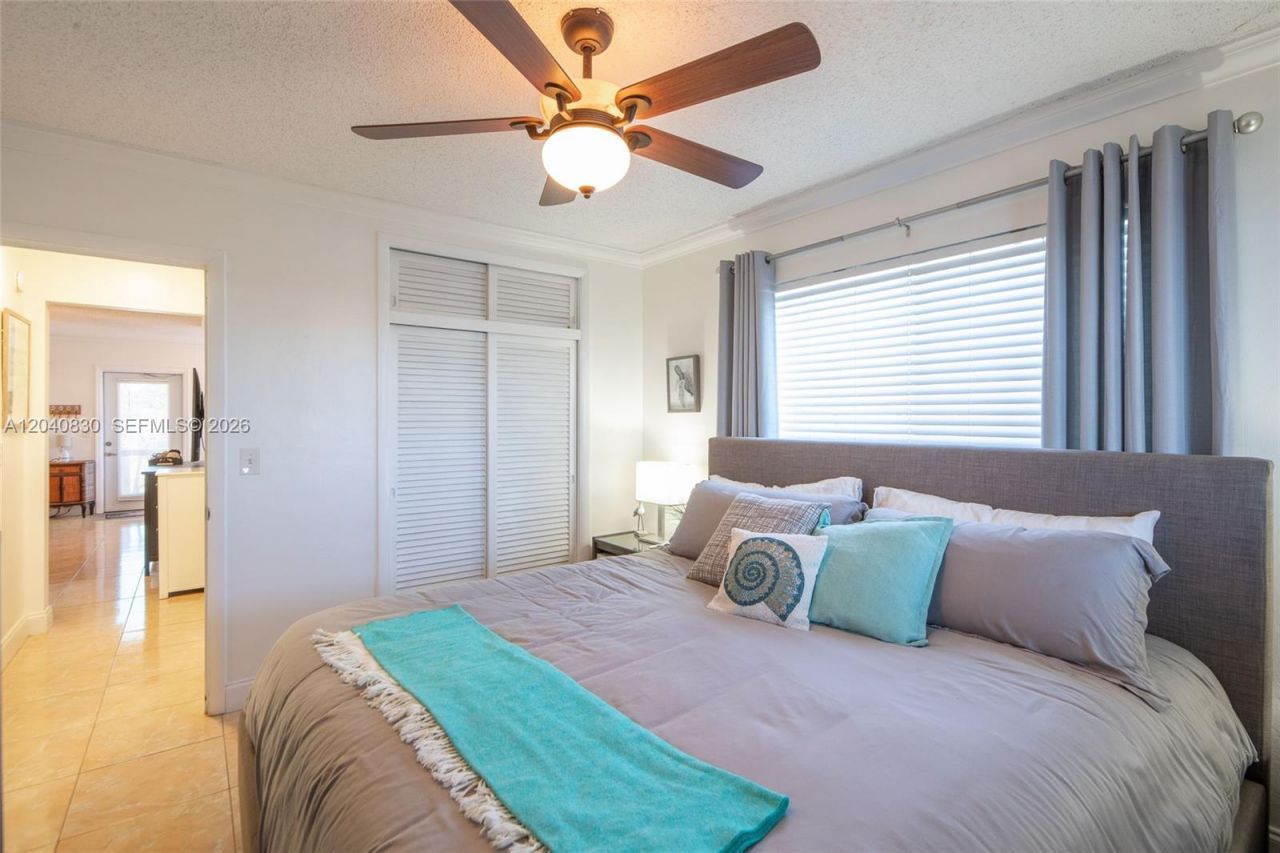 920 SW 10th Ter , Unit 12R, Hallandale Beach, FL 33009 Photo