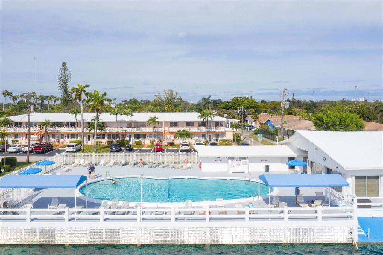 920 SW 10th Ter , Unit 12R, Hallandale Beach, FL 33009 Photo