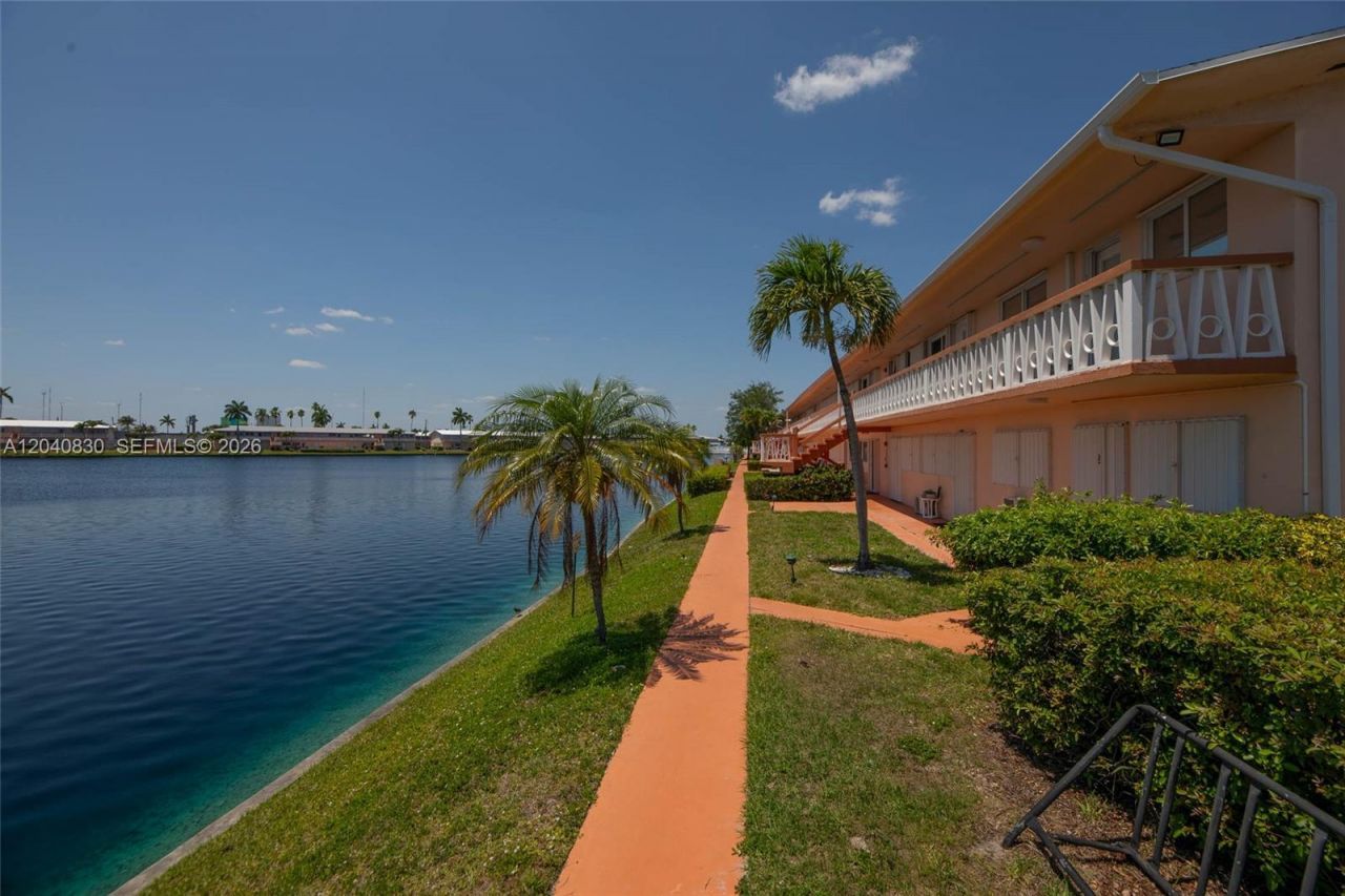 920 SW 10th Ter , Unit 12R, Hallandale Beach, FL 33009 Photo