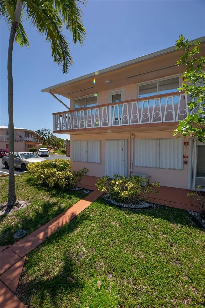 920 SW 10th Ter , Unit 12R, Hallandale Beach, FL 33009 Photo