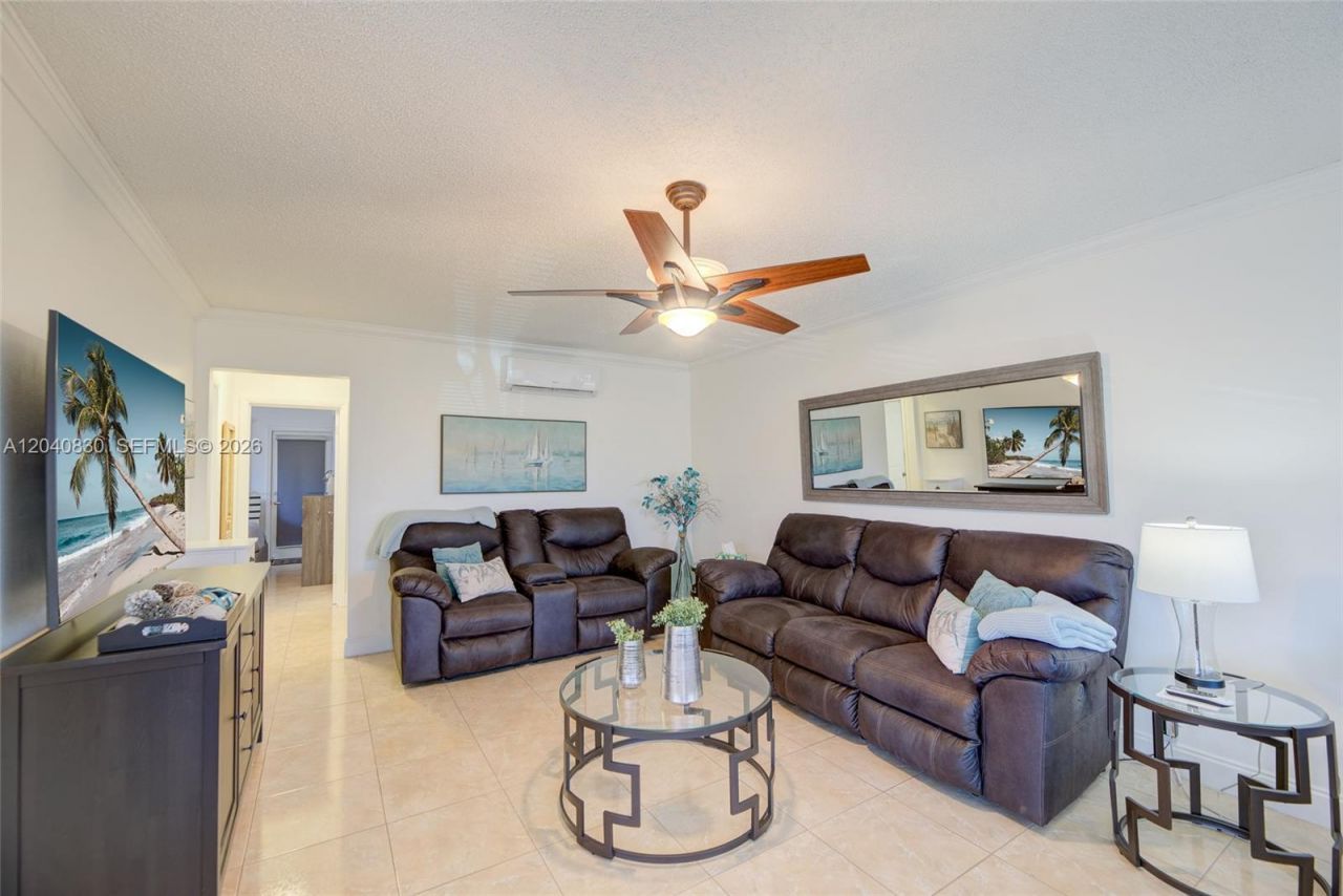 920 SW 10th Ter , Unit 12R, Hallandale Beach, FL 33009 Photo