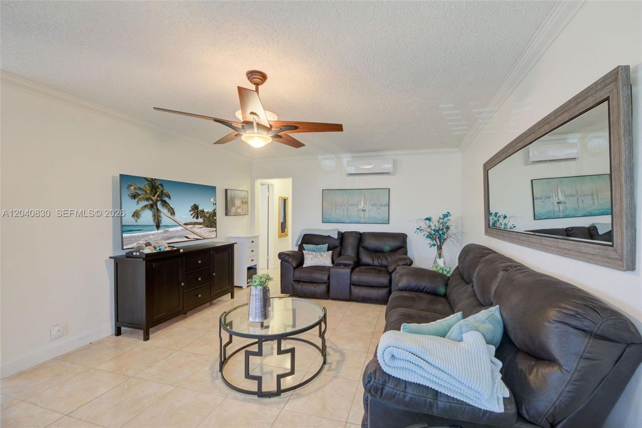 920 SW 10th Ter , Unit 12R, Hallandale Beach, FL 33009 Photo