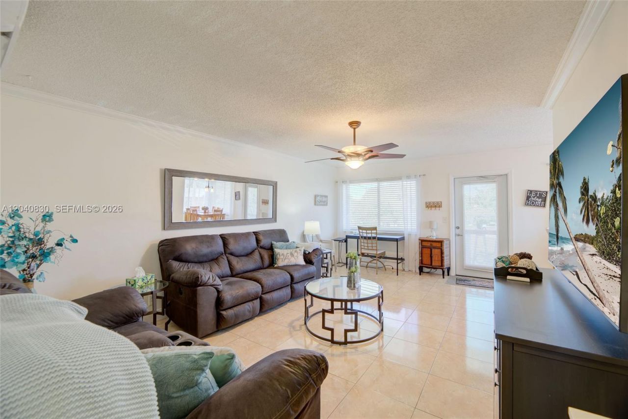 920 SW 10th Ter , Unit 12R, Hallandale Beach, FL 33009 Photo