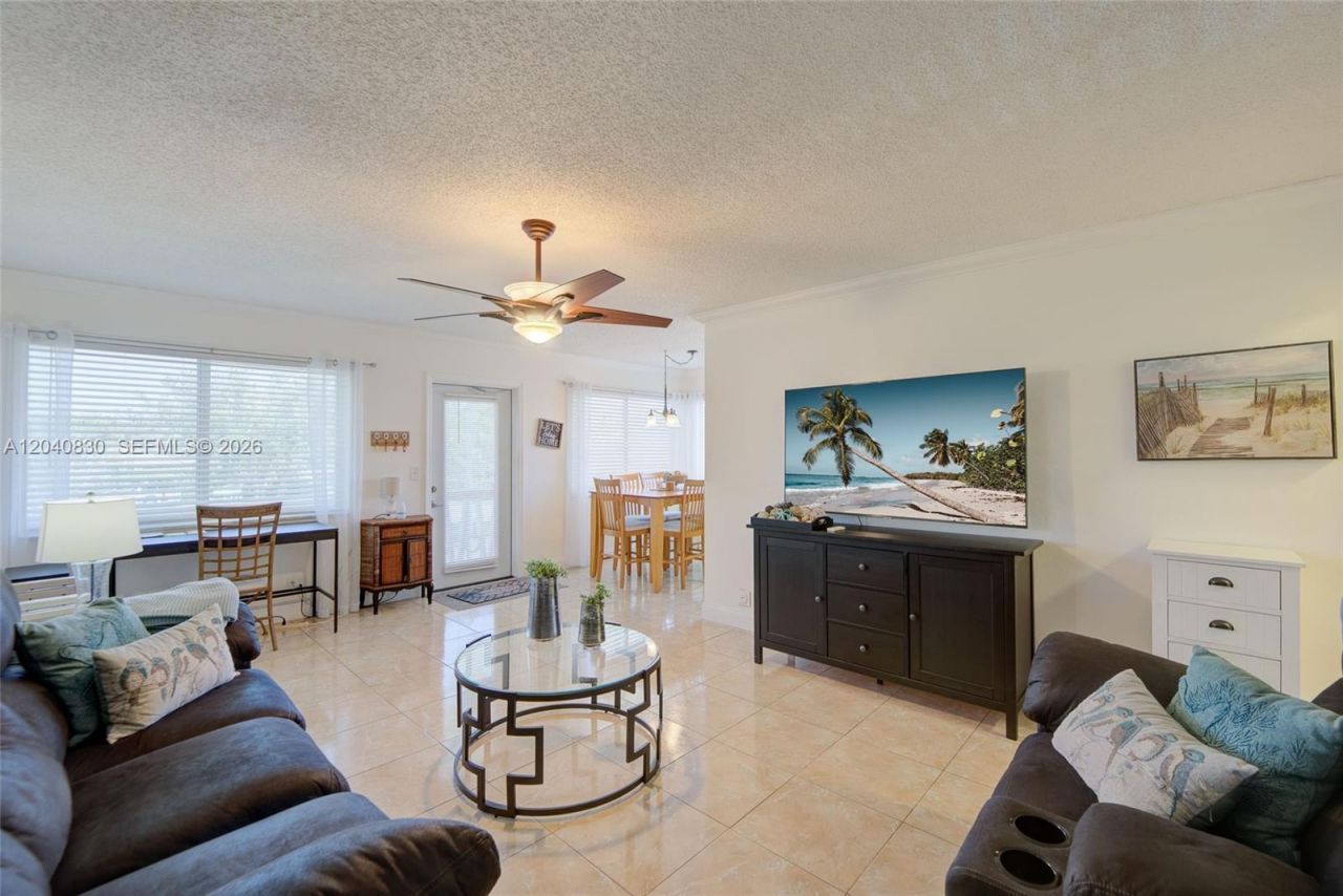 920 SW 10th Ter , Unit 12R, Hallandale Beach, FL 33009 Photo