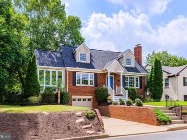 2018 N QUANTICO STREET, ARLINGTON, VA 22205