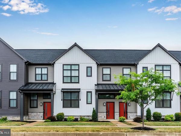 303 ESTATE DRIVE, MECHANICSBURG, PA 17055