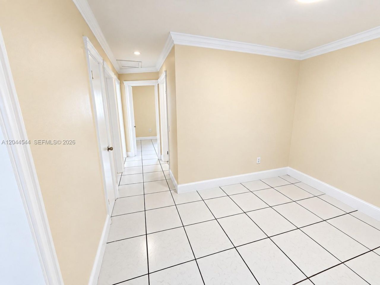 974 SE 1st St, Unit 974, Hialeah, FL 33010 Photo