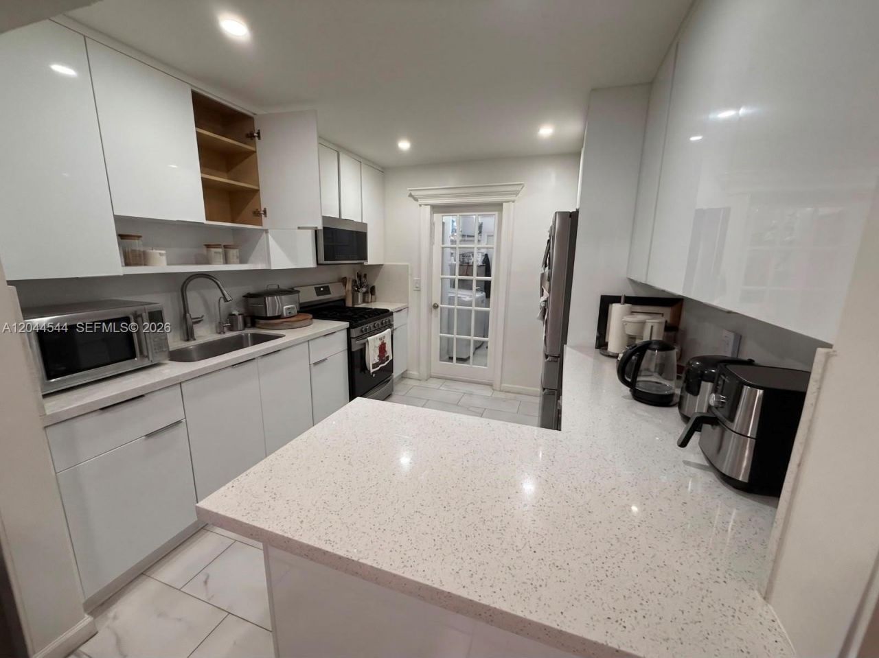 974 SE 1st St, Unit 974, Hialeah, FL 33010 Photo