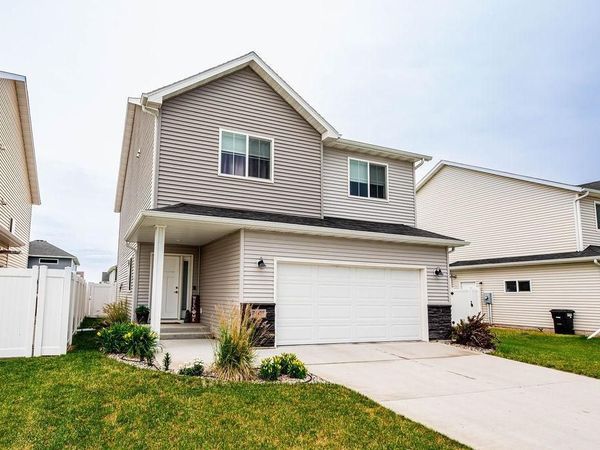 7405 17th Street S, Fargo, ND 58104