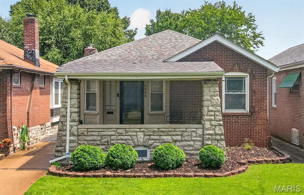 3999 Dover Place, Saint Louis, MO 63116 Main Photo
