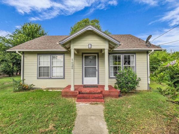1020 Fisher Street , Bellmead, TX 76705