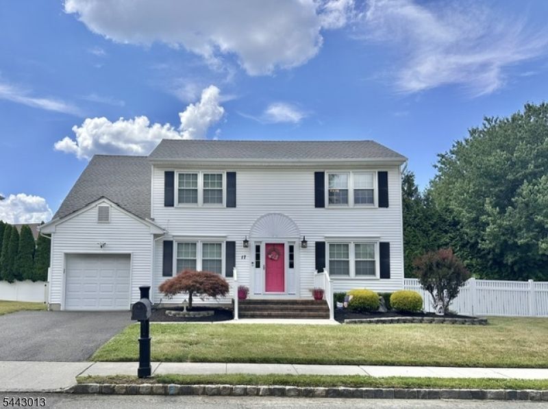 17 Reid Way, Freehold, NJ 07728 Main Photo