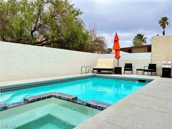 7716 Sparkle Avenue, Las Vegas, NV 89145