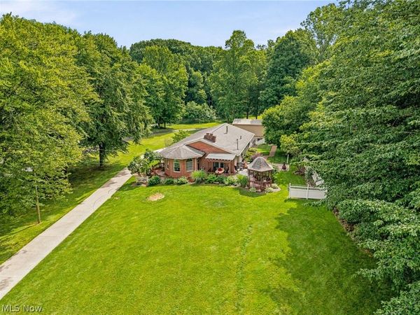 1600 Deerford Avenue SW, Massillon, OH 44647